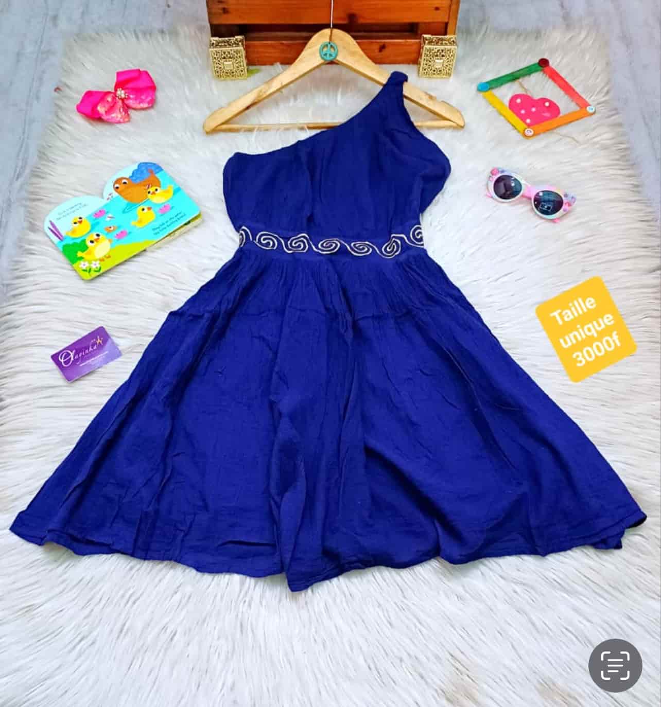 Robe enfant bleue à une épaule